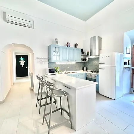 Boutique By The Sea Apartment Positano